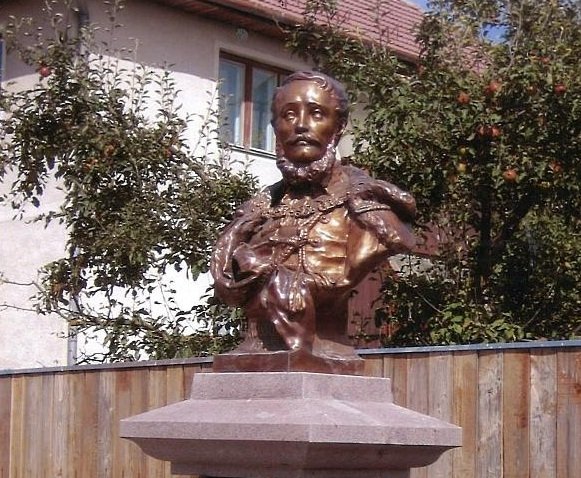 Kossuth Lajos mellszobra a Sapientián!