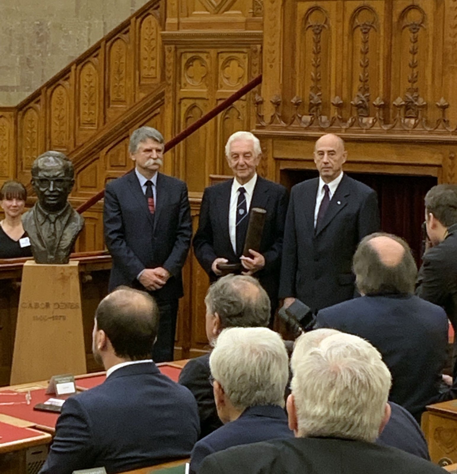 Gábor Dénes-díjjal tüntették ki dr. Kolozsváry Zoltánt, a Marosvásárhelyi Kar tanárát