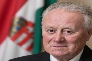 IN MEMORIAM dr. Weszely Tibor (1936–2019)