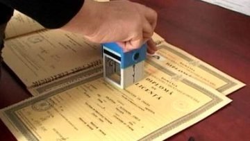 ELMARAD! DIPLOMAOSZTÓ - Átvehetők az egyetemi oklevelek